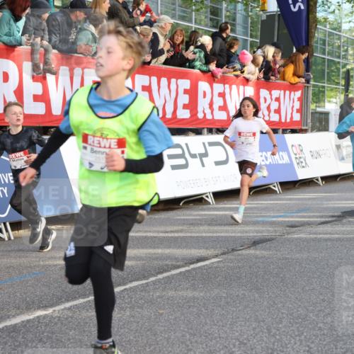 25.04.2025 - Das Zehntel Lena Gebhardt http://msf.ph/oto/7778608 26.04.2025 08:50:46 Ziel 1283, 1458, 1473, 1476, 1884, 2098, 2103, 2156, 2166, 2321, 2349, 2397, 2492, 2517, 2643, 2711, 2731, 2800, 2840, 2849, 2852, 2855, 2874, 2903, 2920, 2935, 3210, 3214, 3233, 3445, 3520, 3527, 3528, 3774, 3812, 3849, 3872 meine-sportfotos.de