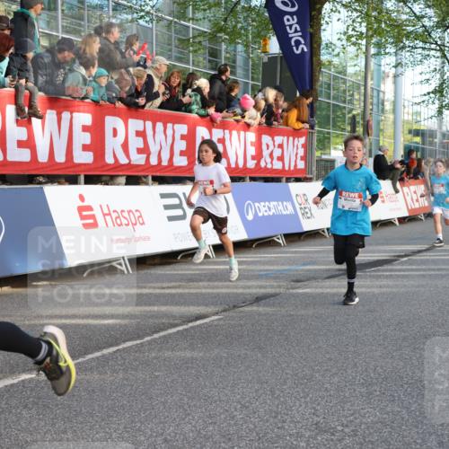 25.04.2025 - Das Zehntel Lena Gebhardt http://msf.ph/oto/7778622 26.04.2025 08:50:46 Ziel 1283, 1458, 1473, 1476, 1884, 2098, 2103, 2156, 2166, 2321, 2349, 2397, 2492, 2517, 2643, 2711, 2731, 2800, 2840, 2849, 2852, 2855, 2874, 2903, 2920, 2935, 3210, 3214, 3233, 3445, 3520, 3527, 3528, 3774, 3812, 3849, 3872 meine-sportfotos.de