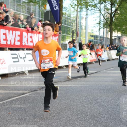 25.04.2025 - Das Zehntel Lena Gebhardt http://msf.ph/oto/7778696 26.04.2025 08:50:47 Ziel 1283, 1458, 1473, 1476, 1884, 2098, 2103, 2156, 2166, 2321, 2349, 2397, 2492, 2517, 2643, 2711, 2731, 2800, 2840, 2849, 2852, 2855, 2903, 2920, 2935, 3210, 3214, 3233, 3445, 3520, 3527, 3528, 3774, 3812, 3849, 3872 meine-sportfotos.de