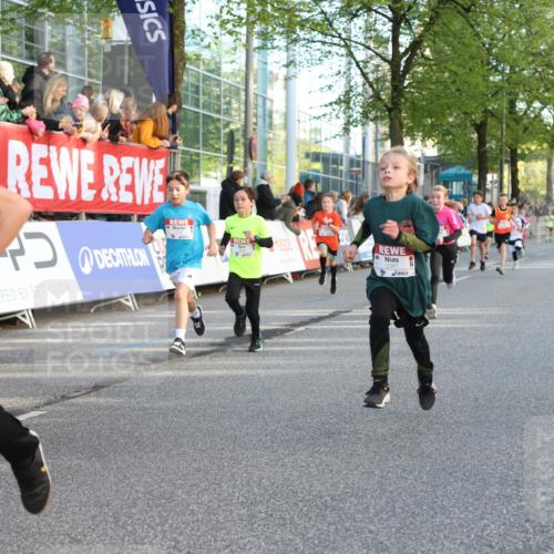 25.04.2025 - Das Zehntel Lena Gebhardt http://msf.ph/oto/7778709 26.04.2025 08:50:48 Ziel 1283, 1458, 1473, 1476, 1884, 2098, 2103, 2156, 2166, 2321, 2325, 2349, 2397, 2492, 2517, 2643, 2711, 2731, 2800, 2840, 2849, 2852, 2855, 2903, 2920, 2935, 3210, 3214, 3445, 3520, 3527, 3528, 3774, 3812, 3849, 3872 meine-sportfotos.de