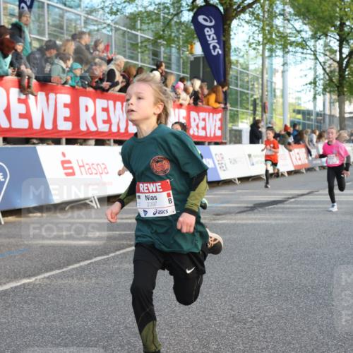 25.04.2025 - Das Zehntel Lena Gebhardt http://msf.ph/oto/7778747 26.04.2025 08:50:48 Ziel 1283, 1458, 1473, 1476, 1884, 2098, 2103, 2156, 2166, 2321, 2325, 2349, 2397, 2492, 2517, 2643, 2711, 2731, 2800, 2840, 2849, 2852, 2855, 2903, 2920, 2935, 3210, 3214, 3445, 3520, 3527, 3528, 3774, 3812, 3849, 3872 meine-sportfotos.de