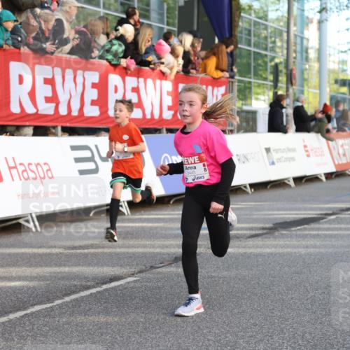 25.04.2025 - Das Zehntel Lena Gebhardt http://msf.ph/oto/7778846 26.04.2025 08:50:50 Ziel 1283, 1458, 1473, 1476, 1884, 2098, 2103, 2156, 2166, 2321, 2325, 2397, 2492, 2517, 2643, 2711, 2731, 2800, 2840, 2849, 2852, 2855, 2903, 2920, 2935, 3210, 3214, 3445, 3520, 3528, 3774, 3782, 3812, 3849, 3872 meine-sportfotos.de