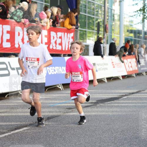 25.04.2025 - Das Zehntel Lena Gebhardt http://msf.ph/oto/7779135 26.04.2025 08:50:53 Ziel 1114, 1458, 1473, 1476, 1884, 2098, 2103, 2156, 2166, 2321, 2325, 2397, 2492, 2517, 2643, 2711, 2731, 2734, 2800, 2840, 2849, 2852, 2855, 2903, 2920, 2935, 3210, 3214, 3445, 3520, 3528, 3774, 3782, 3812, 3849, 3872 meine-sportfotos.de