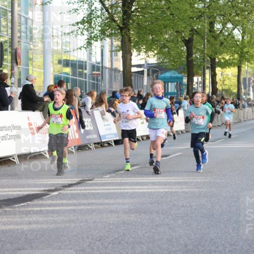 25.04.2025 - Das Zehntel Lena Gebhardt http://msf.ph/oto/7779239 26.04.2025 08:50:58 Ziel 1114, 1458, 1473, 1476, 1484, 1748, 1884, 2098, 2103, 2156, 2166, 2321, 2325, 2392, 2474, 2492, 2643, 2709, 2711, 2731, 2734, 2778, 2800, 2840, 2852, 2855, 2903, 2920, 2935, 3210, 3214, 3445, 3520, 3782, 3812, 3849, 3865, 3872 meine-sportfotos.de