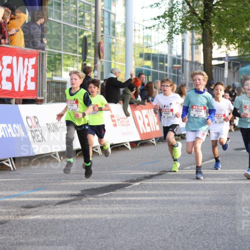 25.04.2025 - Das Zehntel Lena Gebhardt http://msf.ph/oto/7779284 26.04.2025 08:50:59 Ziel 1114, 1473, 1476, 1484, 1748, 1884, 2098, 2103, 2156, 2166, 2321, 2325, 2392, 2474, 2492, 2643, 2709, 2711, 2731, 2734, 2778, 2800, 2840, 2852, 2855, 2903, 2920, 2935, 3210, 3214, 3231, 3445, 3520, 3782, 3812, 3849, 3865, 3872 meine-sportfotos.de