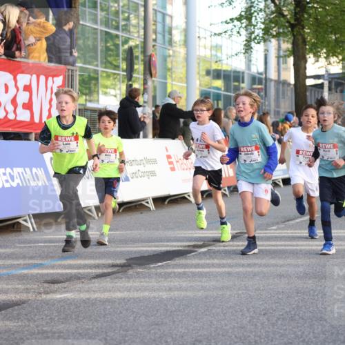 25.04.2025 - Das Zehntel Lena Gebhardt http://msf.ph/oto/7779332 26.04.2025 08:50:59 Ziel 1114, 1473, 1476, 1484, 1748, 1884, 2098, 2103, 2156, 2166, 2321, 2325, 2392, 2474, 2492, 2643, 2709, 2711, 2731, 2734, 2778, 2800, 2840, 2852, 2855, 2903, 2920, 2935, 3210, 3214, 3231, 3445, 3520, 3782, 3812, 3849, 3865, 3872 meine-sportfotos.de