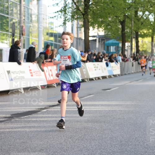 25.04.2025 - Das Zehntel Lena Gebhardt http://msf.ph/oto/7779616 26.04.2025 08:51:04 Ziel 1080, 1087, 1114, 1473, 1476, 1484, 1748, 2156, 2166, 2321, 2325, 2356, 2392, 2474, 2643, 2709, 2711, 2718, 2731, 2734, 2778, 2800, 2827, 2832, 2840, 2852, 2855, 2903, 2920, 2935, 3040, 3210, 3214, 3231, 3445, 3782, 3865 meine-sportfotos.de