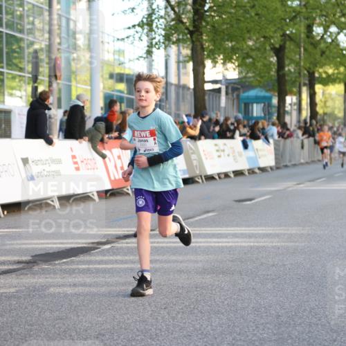 25.04.2025 - Das Zehntel Lena Gebhardt http://msf.ph/oto/7779628 26.04.2025 08:51:04 Ziel 1080, 1087, 1114, 1473, 1476, 1484, 1748, 2156, 2166, 2321, 2325, 2356, 2392, 2474, 2643, 2709, 2711, 2718, 2731, 2734, 2778, 2800, 2827, 2832, 2840, 2852, 2855, 2903, 2920, 2935, 3040, 3210, 3214, 3231, 3445, 3782, 3865 meine-sportfotos.de