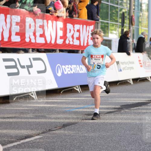 25.04.2025 - Das Zehntel Lena Gebhardt http://msf.ph/oto/7779684 26.04.2025 08:51:06 Ziel 1080, 1087, 1114, 1473, 1476, 1484, 1748, 2156, 2166, 2321, 2325, 2356, 2392, 2474, 2643, 2709, 2711, 2718, 2731, 2734, 2778, 2795, 2800, 2827, 2832, 2840, 2852, 2903, 2920, 2935, 3040, 3210, 3214, 3231, 3782, 3865 meine-sportfotos.de