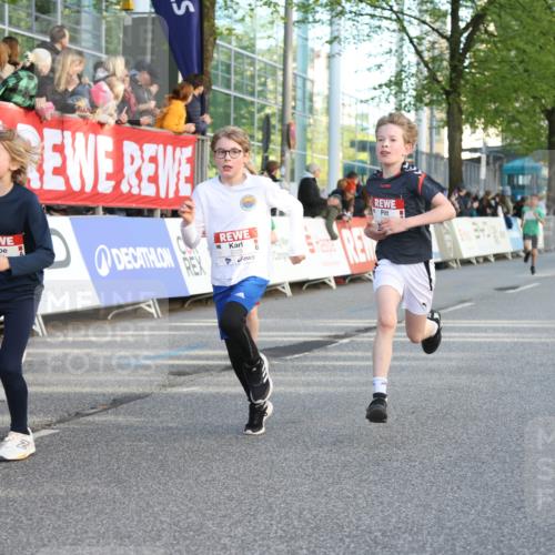 25.04.2025 - Das Zehntel Lena Gebhardt http://msf.ph/oto/7779878 26.04.2025 08:51:14 Ziel 1080, 1087, 1114, 1484, 1748, 1781, 1787, 1922, 2156, 2321, 2325, 2356, 2392, 2474, 2643, 2667, 2672, 2709, 2711, 2718, 2731, 2734, 2778, 2795, 2827, 2832, 2840, 2919, 2935, 3040, 3097, 3231, 3710, 3782, 3808, 3865 meine-sportfotos.de