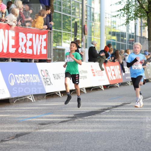 25.04.2025 - Das Zehntel Lena Gebhardt http://msf.ph/oto/7780012 26.04.2025 08:51:18 Ziel 1080, 1087, 1114, 1484, 1488, 1748, 1781, 1787, 1922, 2321, 2325, 2356, 2392, 2474, 2643, 2667, 2672, 2709, 2711, 2718, 2731, 2734, 2778, 2795, 2827, 2832, 2840, 2914, 2919, 3040, 3097, 3099, 3231, 3415, 3710, 3782, 3808, 3865 meine-sportfotos.de