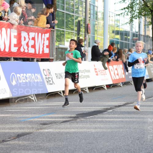 25.04.2025 - Das Zehntel Lena Gebhardt http://msf.ph/oto/7780020 26.04.2025 08:51:18 Ziel 1080, 1087, 1114, 1484, 1488, 1748, 1781, 1787, 1922, 2321, 2325, 2356, 2392, 2474, 2643, 2667, 2672, 2709, 2711, 2718, 2731, 2734, 2778, 2795, 2827, 2832, 2840, 2914, 2919, 3040, 3097, 3099, 3231, 3415, 3710, 3782, 3808, 3865 meine-sportfotos.de