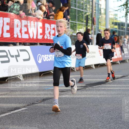 25.04.2025 - Das Zehntel Lena Gebhardt http://msf.ph/oto/7780100 26.04.2025 08:51:20 Ziel 1080, 1087, 1114, 1484, 1488, 1748, 1757, 1781, 1787, 1922, 2309, 2321, 2325, 2356, 2392, 2474, 2667, 2672, 2709, 2711, 2718, 2731, 2734, 2778, 2795, 2827, 2832, 2840, 2914, 2919, 3040, 3097, 3099, 3188, 3231, 3415, 3710, 3782, 3808, 3865 meine-sportfotos.de