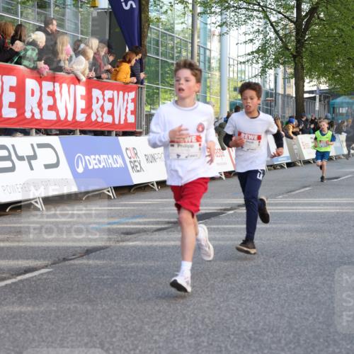 25.04.2025 - Das Zehntel Lena Gebhardt http://msf.ph/oto/7780192 26.04.2025 08:51:22 Ziel 1080, 1087, 1114, 1484, 1488, 1546, 1748, 1757, 1781, 1787, 1922, 1943, 2309, 2325, 2356, 2392, 2474, 2621, 2667, 2672, 2709, 2718, 2734, 2778, 2795, 2827, 2832, 2848, 2914, 2919, 3040, 3097, 3099, 3188, 3231, 3415, 3710, 3782, 3808, 3865, 3877 meine-sportfotos.de