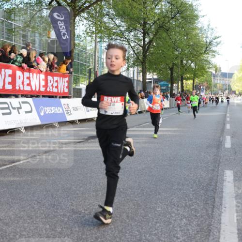 25.04.2025 - Das Zehntel Lena Gebhardt http://msf.ph/oto/7780286 26.04.2025 08:51:24 Ziel 1080, 1087, 1114, 1484, 1488, 1546, 1748, 1757, 1781, 1787, 1922, 1943, 2010, 2309, 2356, 2392, 2474, 2621, 2667, 2672, 2709, 2718, 2734, 2778, 2795, 2827, 2832, 2848, 2853, 2914, 2919, 3040, 3049, 3097, 3099, 3188, 3231, 3415, 3710, 3782, 3808, 3865, 3877 meine-sportfotos.de