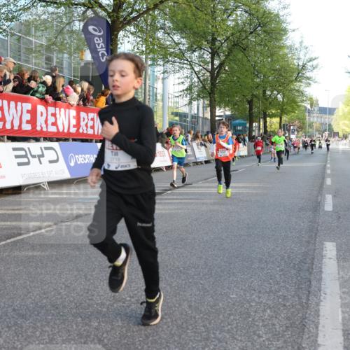 25.04.2025 - Das Zehntel Lena Gebhardt http://msf.ph/oto/7780296 26.04.2025 08:51:24 Ziel 1080, 1087, 1114, 1484, 1488, 1546, 1748, 1757, 1781, 1787, 1922, 1943, 2010, 2309, 2356, 2392, 2474, 2621, 2667, 2672, 2709, 2718, 2734, 2778, 2795, 2827, 2832, 2848, 2853, 2914, 2919, 3040, 3049, 3097, 3099, 3188, 3231, 3415, 3710, 3782, 3808, 3865, 3877 meine-sportfotos.de