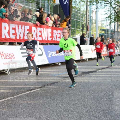 25.04.2025 - Das Zehntel Lena Gebhardt http://msf.ph/oto/7780411 26.04.2025 08:51:27 Ziel 1080, 1087, 1177, 1484, 1488, 1546, 1748, 1757, 1781, 1787, 1922, 1943, 2010, 2213, 2309, 2348, 2356, 2392, 2474, 2621, 2667, 2672, 2684, 2709, 2718, 2734, 2778, 2795, 2827, 2832, 2848, 2853, 2907, 2914, 2919, 2960, 3040, 3049, 3097, 3099, 3188, 3231, 3415, 3710, 3808, 3865, 3877 meine-sportfotos.de