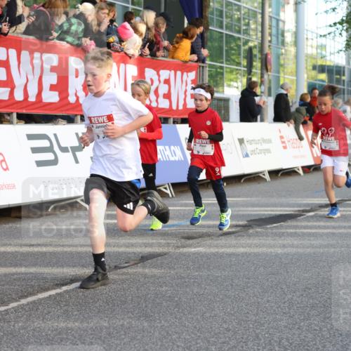 25.04.2025 - Das Zehntel Lena Gebhardt http://msf.ph/oto/7780430 26.04.2025 08:51:29 Ziel 1080, 1087, 1177, 1484, 1488, 1546, 1748, 1757, 1781, 1787, 1922, 1943, 2010, 2213, 2309, 2348, 2356, 2392, 2474, 2505, 2621, 2644, 2667, 2672, 2684, 2700, 2709, 2718, 2778, 2795, 2827, 2832, 2848, 2853, 2907, 2914, 2919, 2960, 3040, 3049, 3066, 3097, 3099, 3188, 3231, 3415, 3710, 3808, 3865, 3877 meine-sportfotos.de