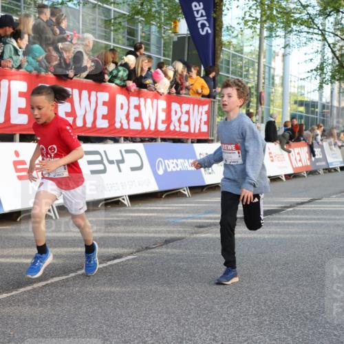 25.04.2025 - Das Zehntel Lena Gebhardt http://msf.ph/oto/7780548 26.04.2025 08:51:30 Ziel 1080, 1087, 1177, 1484, 1488, 1546, 1748, 1757, 1781, 1787, 1922, 1943, 2010, 2213, 2309, 2348, 2356, 2392, 2474, 2505, 2621, 2644, 2667, 2672, 2684, 2700, 2709, 2718, 2778, 2779, 2795, 2827, 2832, 2848, 2853, 2907, 2914, 2919, 2960, 2975, 3040, 3049, 3066, 3097, 3099, 3188, 3231, 3415, 3710, 3808, 3865, 3877 meine-sportfotos.de