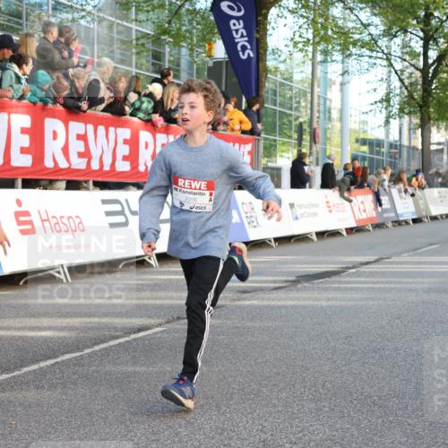 25.04.2025 - Das Zehntel Lena Gebhardt http://msf.ph/oto/7780559 26.04.2025 08:51:31 Ziel 1080, 1087, 1177, 1484, 1488, 1546, 1748, 1757, 1781, 1787, 1922, 1943, 2010, 2213, 2309, 2348, 2356, 2392, 2474, 2505, 2621, 2644, 2667, 2672, 2684, 2700, 2709, 2718, 2778, 2779, 2795, 2827, 2832, 2848, 2853, 2907, 2914, 2919, 2960, 2975, 3040, 3049, 3066, 3097, 3099, 3188, 3231, 3415, 3538, 3710, 3808, 3865, 3877 meine-sportfotos.de