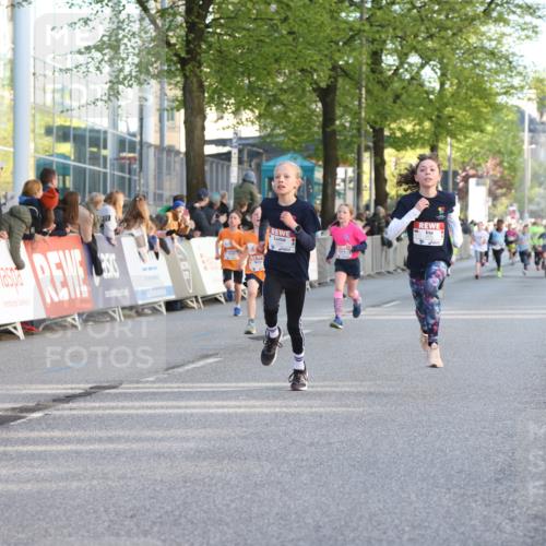 25.04.2025 - Das Zehntel Lena Gebhardt http://msf.ph/oto/7780595 26.04.2025 08:51:32 Ziel 1080, 1087, 1113, 1177, 1484, 1488, 1546, 1748, 1757, 1781, 1787, 1922, 1943, 2010, 2213, 2309, 2348, 2356, 2392, 2474, 2505, 2621, 2644, 2667, 2672, 2684, 2700, 2709, 2718, 2778, 2779, 2795, 2827, 2832, 2848, 2853, 2907, 2914, 2919, 2960, 2975, 3040, 3049, 3066, 3097, 3099, 3188, 3231, 3415, 3486, 3538, 3710, 3808, 3877 meine-sportfotos.de