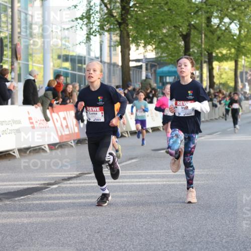 25.04.2025 - Das Zehntel Lena Gebhardt http://msf.ph/oto/7780630 26.04.2025 08:51:33 Ziel 1080, 1087, 1113, 1177, 1488, 1546, 1748, 1757, 1781, 1787, 1922, 1943, 2010, 2213, 2309, 2348, 2356, 2392, 2474, 2505, 2621, 2644, 2667, 2672, 2684, 2700, 2718, 2779, 2795, 2827, 2832, 2848, 2853, 2907, 2914, 2919, 2960, 2975, 3040, 3049, 3066, 3097, 3099, 3188, 3231, 3415, 3486, 3538, 3710, 3808, 3877 meine-sportfotos.de