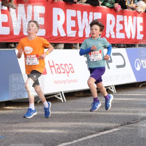 25.04.2025 - Das Zehntel Lena Gebhardt http://msf.ph/oto/7780855 26.04.2025 08:51:38 Ziel 1112, 1113, 1171, 1177, 1488, 1546, 1621, 1757, 1781, 1787, 1922, 1943, 2010, 2213, 2309, 2348, 2481, 2505, 2621, 2644, 2667, 2672, 2684, 2700, 2779, 2795, 2848, 2853, 2907, 2914, 2919, 2960, 2975, 3049, 3066, 3097, 3099, 3188, 3415, 3486, 3538, 3710, 3808, 3856, 3873, 3877 meine-sportfotos.de