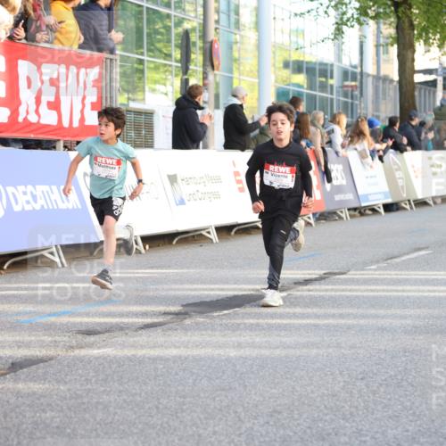 25.04.2025 - Das Zehntel Lena Gebhardt http://msf.ph/oto/7780910 26.04.2025 08:51:39 Ziel 1112, 1113, 1171, 1177, 1488, 1546, 1621, 1757, 1781, 1787, 1922, 1943, 2010, 2213, 2309, 2348, 2481, 2505, 2621, 2644, 2667, 2672, 2684, 2700, 2779, 2795, 2848, 2853, 2907, 2914, 2919, 2960, 2975, 3049, 3066, 3097, 3099, 3188, 3415, 3486, 3538, 3710, 3808, 3856, 3873, 3877 meine-sportfotos.de