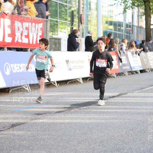 25.04.2025 - Das Zehntel Lena Gebhardt http://msf.ph/oto/7780920 26.04.2025 08:51:39 Ziel 1112, 1113, 1171, 1177, 1488, 1546, 1621, 1757, 1781, 1787, 1922, 1943, 2010, 2213, 2309, 2348, 2481, 2505, 2621, 2644, 2667, 2672, 2684, 2700, 2779, 2795, 2848, 2853, 2907, 2914, 2919, 2960, 2975, 3049, 3066, 3097, 3099, 3188, 3415, 3486, 3538, 3710, 3808, 3856, 3873, 3877 meine-sportfotos.de