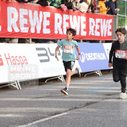 25.04.2025 - Das Zehntel Lena Gebhardt http://msf.ph/oto/7780956 26.04.2025 08:51:40 Ziel 1112, 1113, 1171, 1177, 1488, 1546, 1621, 1757, 1781, 1787, 1922, 1943, 2010, 2213, 2309, 2348, 2481, 2505, 2621, 2644, 2667, 2672, 2684, 2700, 2779, 2795, 2848, 2853, 2907, 2914, 2919, 2960, 2975, 3049, 3066, 3097, 3099, 3188, 3415, 3486, 3538, 3710, 3808, 3856, 3873, 3877 meine-sportfotos.de