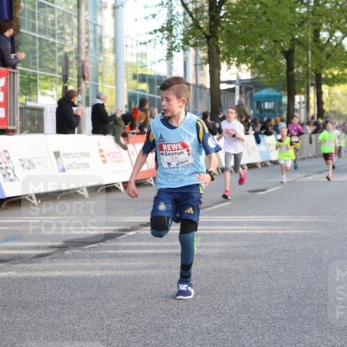 25.04.2025 - Das Zehntel Lena Gebhardt http://msf.ph/oto/7781012 26.04.2025 08:51:41 Ziel 1112, 1113, 1171, 1177, 1488, 1546, 1621, 1757, 1781, 1787, 1922, 1943, 2010, 2213, 2309, 2348, 2481, 2505, 2621, 2644, 2667, 2672, 2684, 2700, 2779, 2848, 2853, 2907, 2914, 2919, 2960, 2975, 3049, 3066, 3097, 3099, 3188, 3415, 3486, 3538, 3710, 3720, 3808, 3856, 3873, 3877 meine-sportfotos.de