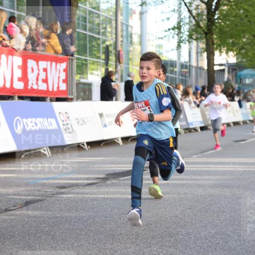 25.04.2025 - Das Zehntel Lena Gebhardt http://msf.ph/oto/7781020 26.04.2025 08:51:41 Ziel 1112, 1113, 1171, 1177, 1488, 1546, 1621, 1757, 1781, 1787, 1922, 1943, 2010, 2213, 2309, 2348, 2481, 2505, 2621, 2644, 2667, 2672, 2684, 2700, 2779, 2848, 2853, 2907, 2914, 2919, 2960, 2975, 3049, 3066, 3097, 3099, 3188, 3415, 3486, 3538, 3710, 3720, 3808, 3856, 3873, 3877 meine-sportfotos.de