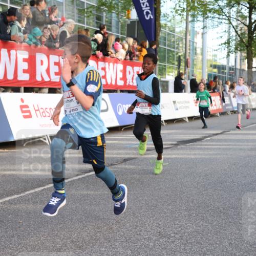 25.04.2025 - Das Zehntel Lena Gebhardt http://msf.ph/oto/7781074 26.04.2025 08:51:42 Ziel 1112, 1113, 1171, 1177, 1488, 1546, 1621, 1757, 1781, 1787, 1922, 1943, 2010, 2213, 2309, 2348, 2481, 2505, 2621, 2644, 2667, 2672, 2684, 2700, 2779, 2848, 2853, 2907, 2914, 2919, 2960, 2975, 3049, 3066, 3097, 3099, 3188, 3415, 3486, 3538, 3710, 3720, 3808, 3856, 3873, 3877 meine-sportfotos.de