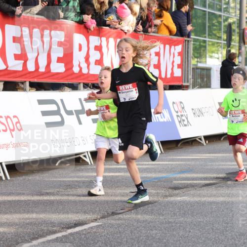 25.04.2025 - Das Zehntel Lena Gebhardt http://msf.ph/oto/7781271 26.04.2025 08:51:46 Ziel 1112, 1113, 1171, 1177, 1488, 1546, 1621, 1757, 1788, 1943, 2010, 2213, 2309, 2348, 2481, 2505, 2621, 2644, 2684, 2700, 2779, 2848, 2853, 2907, 2914, 2919, 2960, 2975, 3049, 3066, 3097, 3099, 3188, 3404, 3415, 3486, 3538, 3720, 3808, 3856, 3873, 3877 meine-sportfotos.de