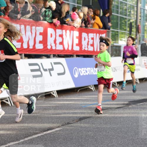 25.04.2025 - Das Zehntel Lena Gebhardt http://msf.ph/oto/7781290 26.04.2025 08:51:46 Ziel 1112, 1113, 1171, 1177, 1488, 1546, 1621, 1757, 1788, 1943, 2010, 2213, 2309, 2348, 2481, 2505, 2621, 2644, 2684, 2700, 2779, 2848, 2853, 2907, 2914, 2919, 2960, 2975, 3049, 3066, 3097, 3099, 3188, 3404, 3415, 3486, 3538, 3720, 3808, 3856, 3873, 3877 meine-sportfotos.de