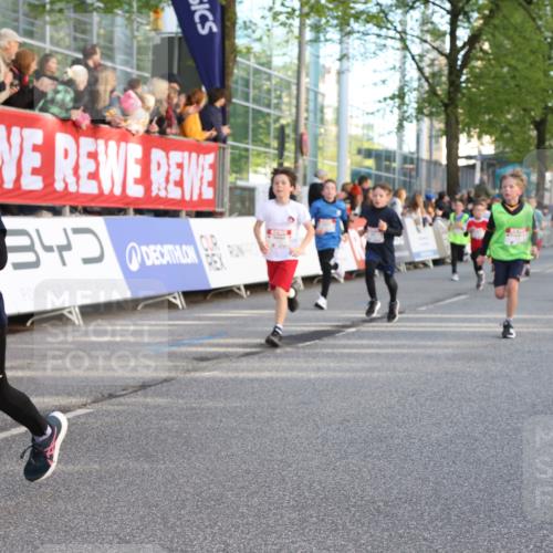 25.04.2025 - Das Zehntel Lena Gebhardt http://msf.ph/oto/7781391 26.04.2025 08:51:48 Ziel 1112, 1113, 1171, 1177, 1232, 1488, 1546, 1621, 1757, 1788, 1943, 2010, 2213, 2309, 2348, 2481, 2505, 2621, 2644, 2684, 2700, 2779, 2848, 2853, 2907, 2914, 2919, 2960, 2975, 3049, 3066, 3097, 3099, 3188, 3404, 3415, 3450, 3486, 3538, 3720, 3856, 3873, 3877 meine-sportfotos.de