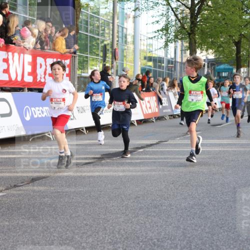 25.04.2025 - Das Zehntel Lena Gebhardt http://msf.ph/oto/7781410 26.04.2025 08:51:49 Ziel 1112, 1113, 1171, 1177, 1232, 1488, 1546, 1621, 1654, 1757, 1788, 1943, 2010, 2213, 2309, 2348, 2481, 2505, 2621, 2644, 2684, 2700, 2779, 2848, 2853, 2907, 2914, 2919, 2960, 2975, 3049, 3066, 3097, 3099, 3188, 3404, 3415, 3450, 3486, 3538, 3720, 3856, 3873, 3877 meine-sportfotos.de