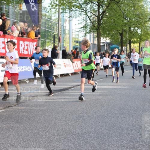 25.04.2025 - Das Zehntel Lena Gebhardt http://msf.ph/oto/7781430 26.04.2025 08:51:49 Ziel 1112, 1113, 1171, 1177, 1232, 1488, 1546, 1621, 1654, 1757, 1788, 1943, 2010, 2213, 2309, 2348, 2481, 2505, 2621, 2644, 2684, 2700, 2779, 2848, 2853, 2907, 2914, 2919, 2960, 2975, 3049, 3066, 3097, 3099, 3188, 3404, 3415, 3450, 3486, 3538, 3720, 3856, 3873, 3877 meine-sportfotos.de