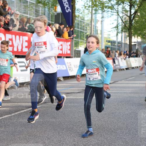 25.04.2025 - Das Zehntel Lena Gebhardt http://msf.ph/oto/7781608 26.04.2025 08:51:52 Ziel 1112, 1113, 1171, 1177, 1208, 1232, 1488, 1546, 1621, 1654, 1757, 1788, 1939, 1943, 2010, 2015, 2213, 2309, 2348, 2481, 2505, 2621, 2644, 2684, 2700, 2779, 2848, 2853, 2907, 2960, 2975, 3049, 3060, 3066, 3099, 3188, 3404, 3450, 3486, 3516, 3530, 3538, 3595, 3720, 3856, 3873, 3877 meine-sportfotos.de