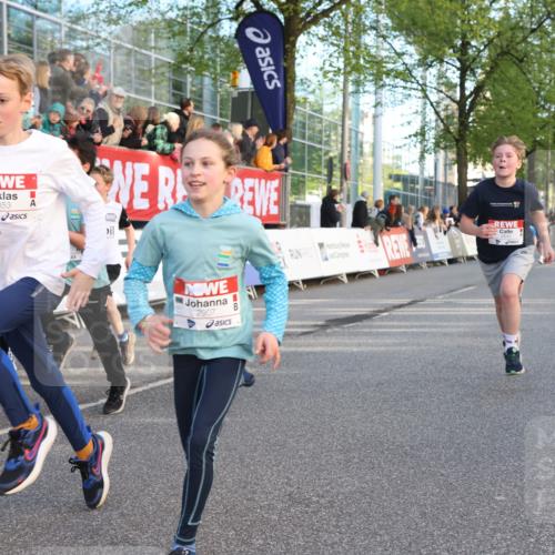 25.04.2025 - Das Zehntel Lena Gebhardt http://msf.ph/oto/7781617 26.04.2025 08:51:53 Ziel 1112, 1113, 1171, 1177, 1208, 1232, 1488, 1546, 1621, 1654, 1757, 1788, 1939, 1943, 2010, 2015, 2149, 2213, 2309, 2348, 2481, 2505, 2621, 2644, 2684, 2700, 2779, 2848, 2853, 2907, 2960, 2975, 3049, 3060, 3066, 3099, 3188, 3404, 3450, 3486, 3516, 3530, 3538, 3595, 3720, 3856, 3873, 3877 meine-sportfotos.de