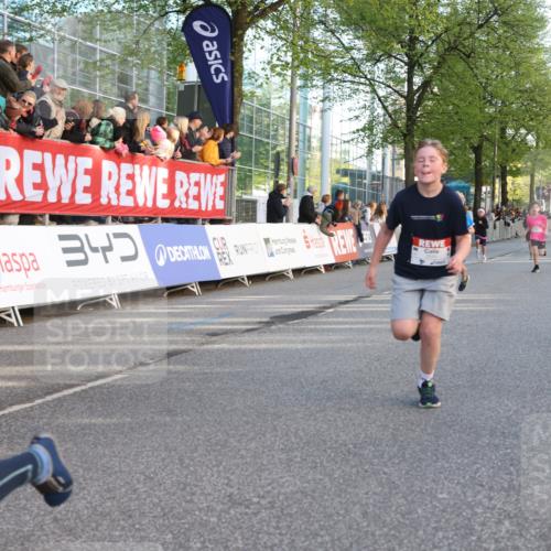 25.04.2025 - Das Zehntel Lena Gebhardt http://msf.ph/oto/7781634 26.04.2025 08:51:53 Ziel 1112, 1113, 1171, 1177, 1208, 1232, 1488, 1546, 1621, 1654, 1757, 1788, 1939, 1943, 2010, 2015, 2149, 2213, 2309, 2348, 2481, 2505, 2621, 2644, 2684, 2700, 2779, 2848, 2853, 2907, 2960, 2975, 3049, 3060, 3066, 3099, 3188, 3404, 3450, 3486, 3516, 3530, 3538, 3595, 3720, 3856, 3873, 3877 meine-sportfotos.de