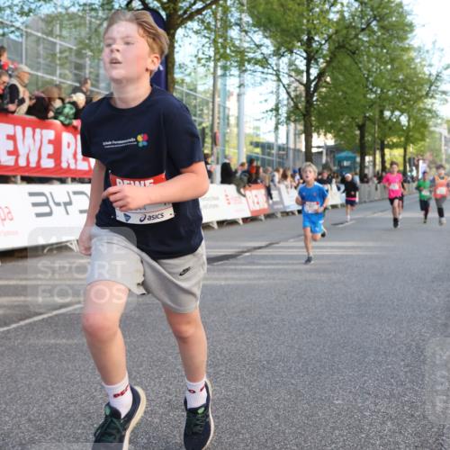 25.04.2025 - Das Zehntel Lena Gebhardt http://msf.ph/oto/7781682 26.04.2025 08:51:54 Ziel 1112, 1113, 1171, 1177, 1207, 1208, 1232, 1546, 1621, 1654, 1757, 1788, 1939, 1943, 2010, 2015, 2149, 2161, 2213, 2309, 2348, 2481, 2505, 2621, 2644, 2684, 2700, 2779, 2848, 2853, 2907, 2960, 2975, 3049, 3060, 3066, 3188, 3404, 3450, 3486, 3516, 3530, 3538, 3595, 3720, 3856, 3873, 3877 meine-sportfotos.de