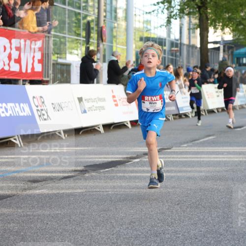 25.04.2025 - Das Zehntel Lena Gebhardt http://msf.ph/oto/7781719 26.04.2025 08:51:54 Ziel 1112, 1113, 1171, 1177, 1207, 1208, 1232, 1546, 1621, 1654, 1757, 1788, 1939, 1943, 2010, 2015, 2149, 2161, 2213, 2309, 2348, 2481, 2505, 2621, 2644, 2684, 2700, 2779, 2848, 2853, 2907, 2960, 2975, 3049, 3060, 3066, 3188, 3404, 3450, 3486, 3516, 3530, 3538, 3595, 3720, 3856, 3873, 3877 meine-sportfotos.de