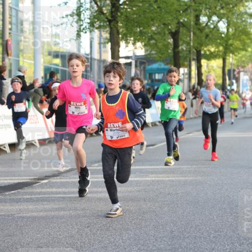 25.04.2025 - Das Zehntel Lena Gebhardt http://msf.ph/oto/7781792 26.04.2025 08:51:56 Ziel 1112, 1113, 1171, 1177, 1207, 1208, 1232, 1245, 1546, 1621, 1654, 1788, 1939, 1943, 2010, 2015, 2149, 2161, 2213, 2348, 2355, 2481, 2505, 2621, 2644, 2684, 2700, 2779, 2848, 2853, 2907, 2960, 2975, 3049, 3060, 3066, 3404, 3450, 3486, 3516, 3530, 3538, 3595, 3720, 3856, 3873, 3877 meine-sportfotos.de