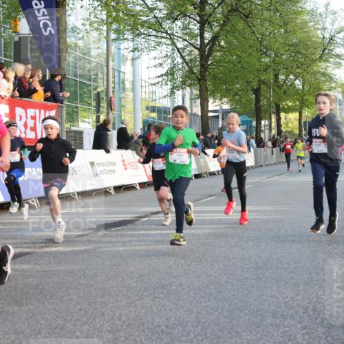 25.04.2025 - Das Zehntel Lena Gebhardt http://msf.ph/oto/7781862 26.04.2025 08:51:58 Ziel 1112, 1113, 1171, 1177, 1207, 1208, 1232, 1245, 1621, 1654, 1788, 1939, 2010, 2015, 2149, 2161, 2213, 2348, 2355, 2481, 2505, 2644, 2684, 2700, 2779, 2853, 2907, 2960, 2975, 3049, 3060, 3066, 3160, 3212, 3404, 3450, 3486, 3516, 3530, 3538, 3595, 3720, 3856, 3873 meine-sportfotos.de