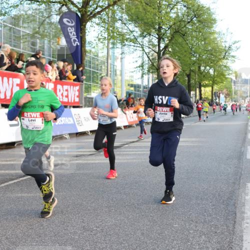 25.04.2025 - Das Zehntel Lena Gebhardt http://msf.ph/oto/7781920 26.04.2025 08:51:59 Ziel 1112, 1113, 1166, 1171, 1177, 1207, 1208, 1232, 1245, 1621, 1654, 1788, 1939, 2010, 2015, 2149, 2161, 2213, 2348, 2355, 2481, 2505, 2644, 2684, 2700, 2779, 2853, 2886, 2907, 2960, 2975, 3049, 3060, 3066, 3160, 3212, 3404, 3407, 3450, 3486, 3496, 3516, 3530, 3538, 3595, 3720, 3856, 3873 meine-sportfotos.de