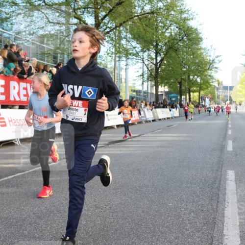 25.04.2025 - Das Zehntel Lena Gebhardt http://msf.ph/oto/7781949 26.04.2025 08:51:59 Ziel 1112, 1113, 1166, 1171, 1177, 1207, 1208, 1232, 1245, 1621, 1654, 1788, 1939, 2010, 2015, 2149, 2161, 2213, 2348, 2355, 2481, 2505, 2644, 2684, 2700, 2779, 2853, 2886, 2907, 2960, 2975, 3049, 3060, 3066, 3160, 3212, 3404, 3407, 3450, 3486, 3496, 3516, 3530, 3538, 3595, 3720, 3856, 3873 meine-sportfotos.de