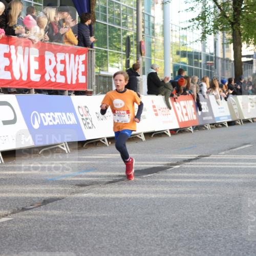 25.04.2025 - Das Zehntel Lena Gebhardt http://msf.ph/oto/7781983 26.04.2025 08:52:00 Ziel 1112, 1113, 1166, 1171, 1176, 1177, 1207, 1208, 1232, 1245, 1621, 1654, 1788, 1939, 2015, 2149, 2161, 2213, 2216, 2348, 2355, 2481, 2505, 2644, 2684, 2700, 2779, 2886, 2907, 2960, 2975, 3060, 3066, 3160, 3161, 3212, 3404, 3407, 3450, 3486, 3496, 3516, 3530, 3538, 3595, 3720, 3856, 3873 meine-sportfotos.de