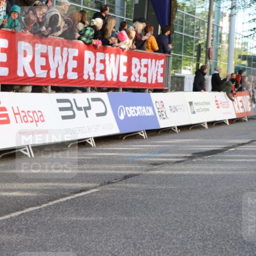 25.04.2025 - Das Zehntel Lena Gebhardt http://msf.ph/oto/7782074 26.04.2025 08:52:02 Ziel 1112, 1113, 1166, 1171, 1176, 1188, 1207, 1208, 1232, 1245, 1621, 1654, 1788, 1939, 2015, 2023, 2149, 2161, 2216, 2348, 2355, 2481, 2505, 2644, 2700, 2779, 2886, 2975, 3060, 3066, 3160, 3161, 3212, 3404, 3407, 3450, 3486, 3496, 3516, 3530, 3538, 3595, 3720, 3856, 3873 meine-sportfotos.de