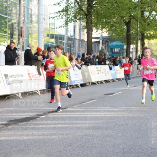 25.04.2025 - Das Zehntel Lena Gebhardt http://msf.ph/oto/7782150 26.04.2025 08:52:04 Ziel 1112, 1113, 1166, 1171, 1176, 1188, 1207, 1208, 1232, 1245, 1621, 1654, 1788, 1939, 2015, 2023, 2149, 2161, 2216, 2355, 2481, 2505, 2779, 2886, 2975, 3060, 3066, 3160, 3161, 3212, 3404, 3407, 3450, 3486, 3496, 3516, 3530, 3538, 3595, 3720, 3856, 3873 meine-sportfotos.de